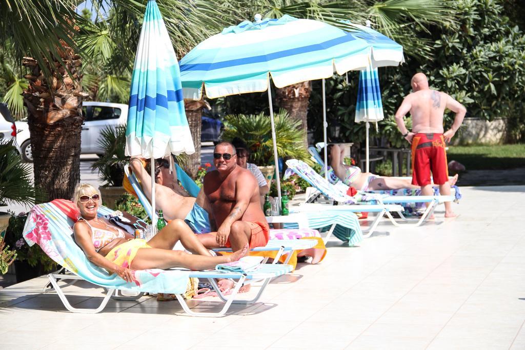 Hotel Villa Basil チィリヴィ エクステリア 写真